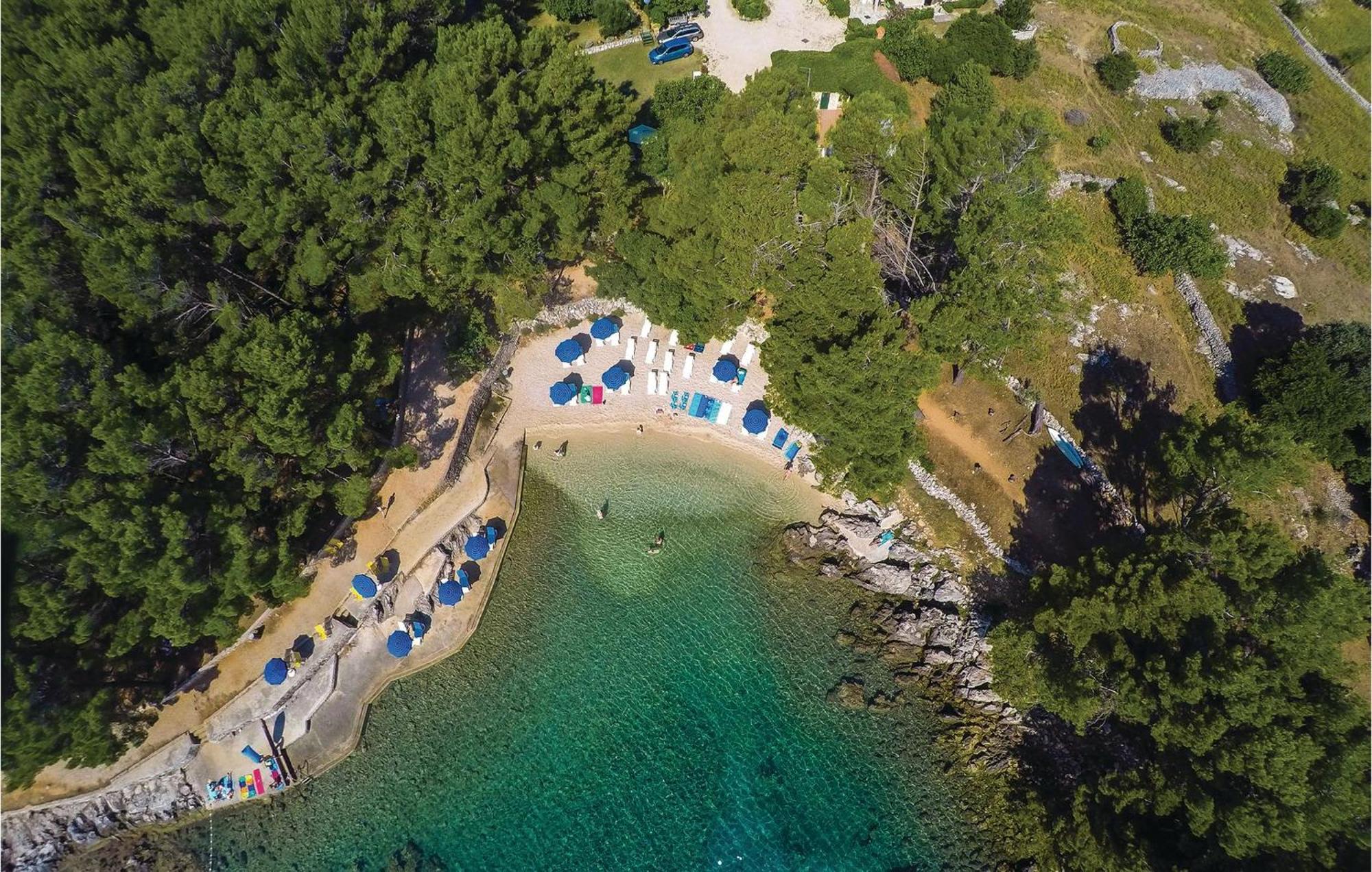 Lovely Apartment In Veli Losinj With Kitchen Exterior photo