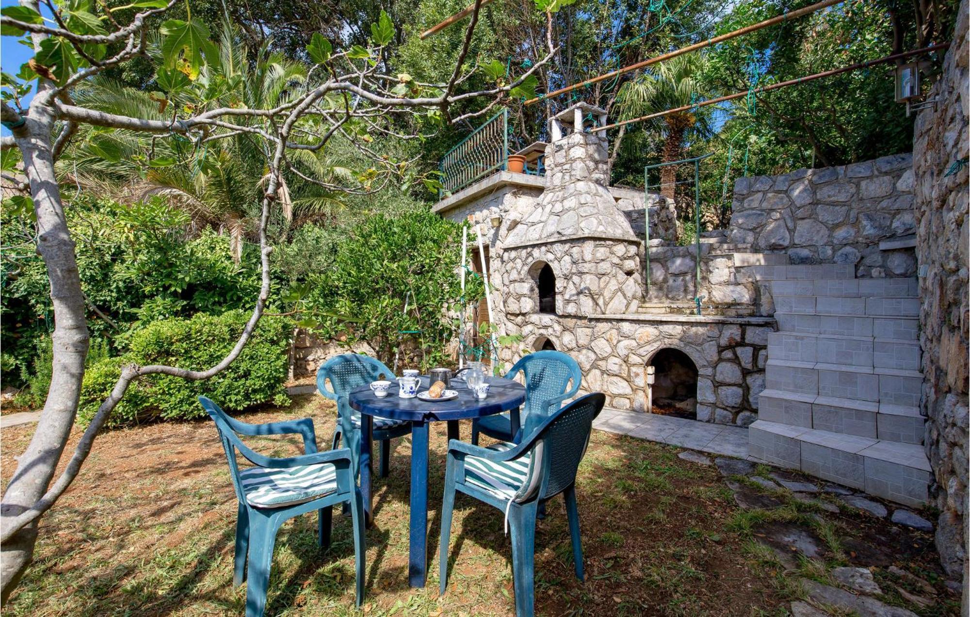 Lovely Apartment In Veli Losinj With Kitchen Exterior photo